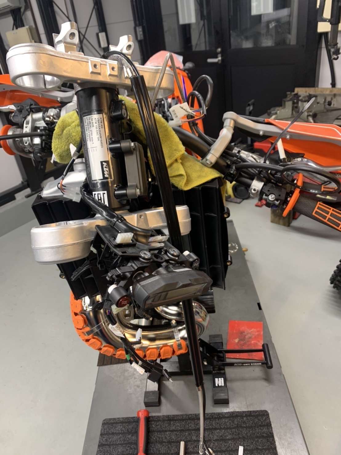 KTM ハスクバーナモーターサイクルズ オフロード車両のメンテナンス 【新車納車整備】正規ディーラー SUZUKI MOTORS
