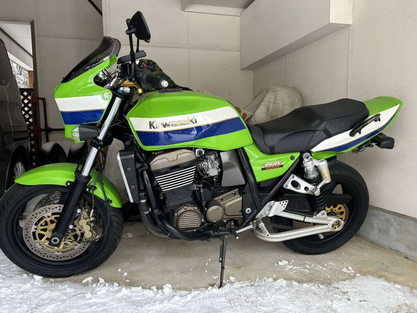 ZRX1200R VF1000R 中古車入荷 山形県バイクショップ SUZUKI MOTORS